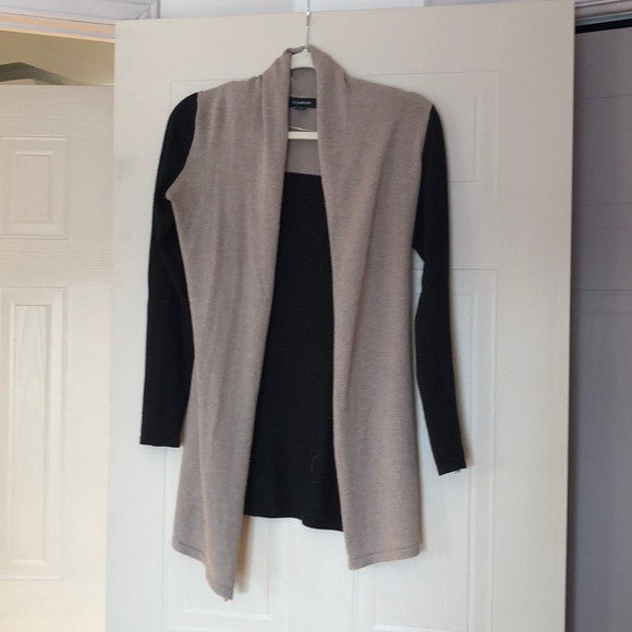 Le Chateau xs black and beige vest - Picture 1 of 3